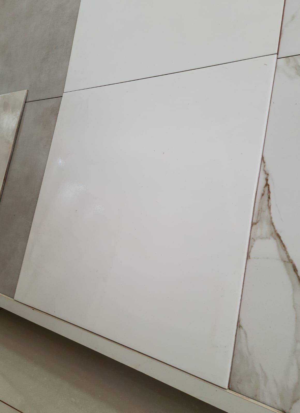 PISO ESMALTADO 58X58 BRANCO GC006 - Imagem 2